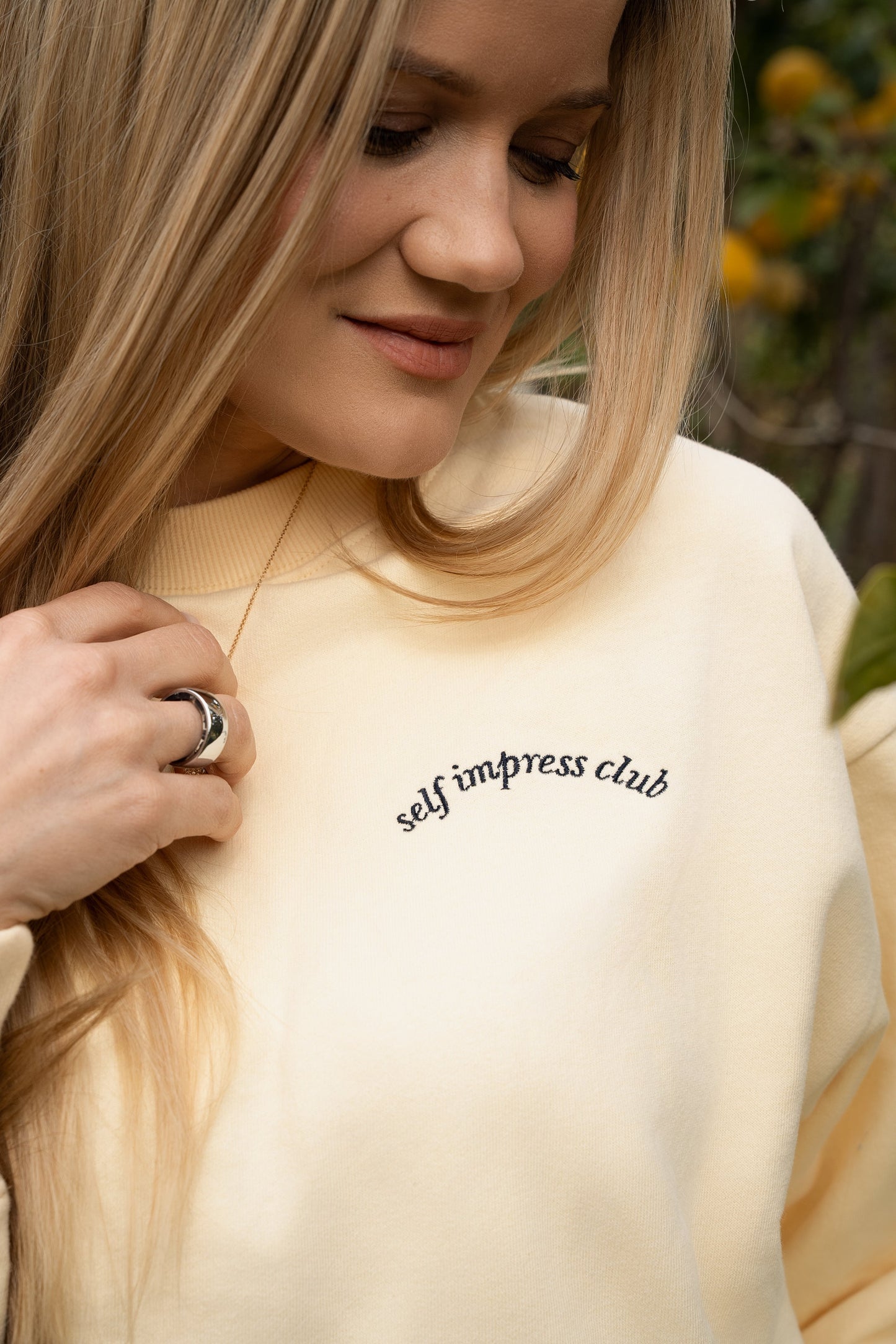 Self Impress Club Genser - Gul